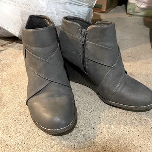 Maurices gray size 10 Wedge Ankle Boots